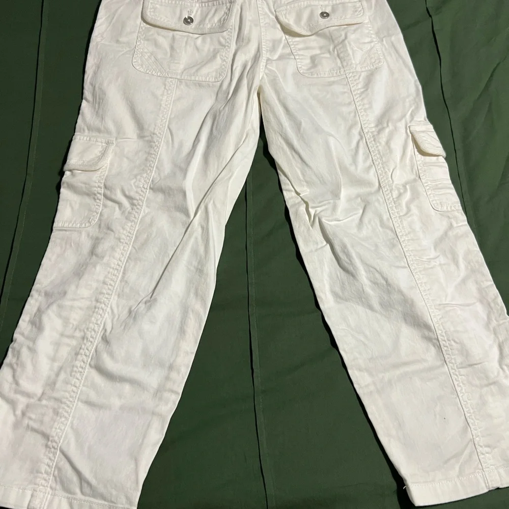 White House Black Market Ivory Cargo Pants Size 8 - Picture 3 of 6